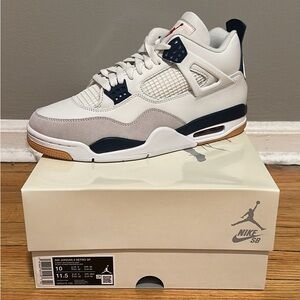 (BRAND NEW) Air Jordan 4 X Nike SB Retro SP ‘Navy’ Size 10